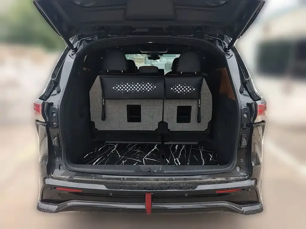 Toyota Granvia — фото 8