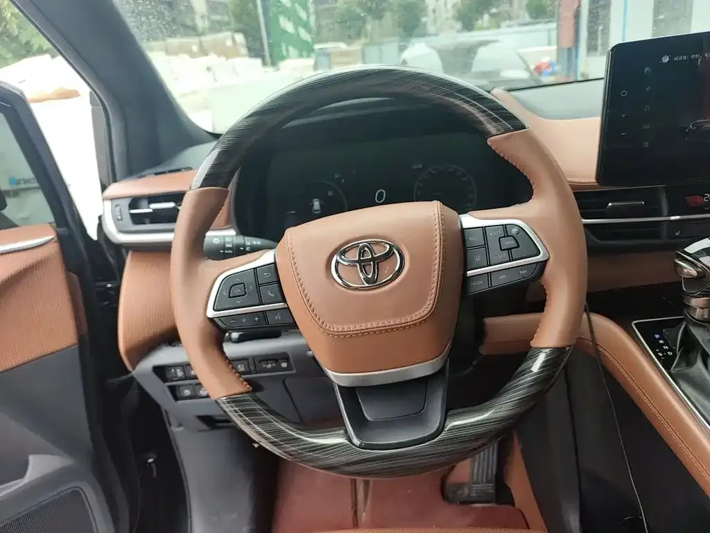 Toyota Granvia — фото 9