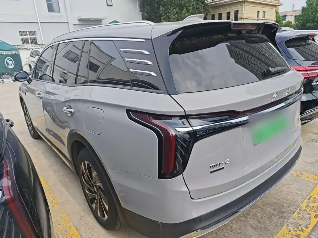 Hongqi HS7 PHEV — фото 7