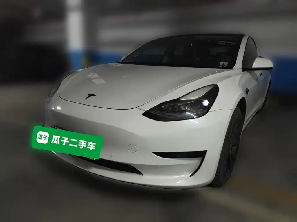 Tesla Model 3 — фото 1
