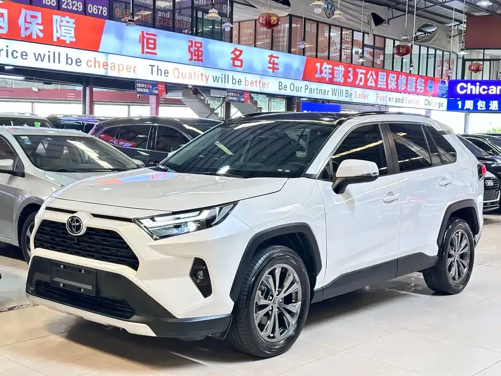 Toyota RAV4 — фото 1