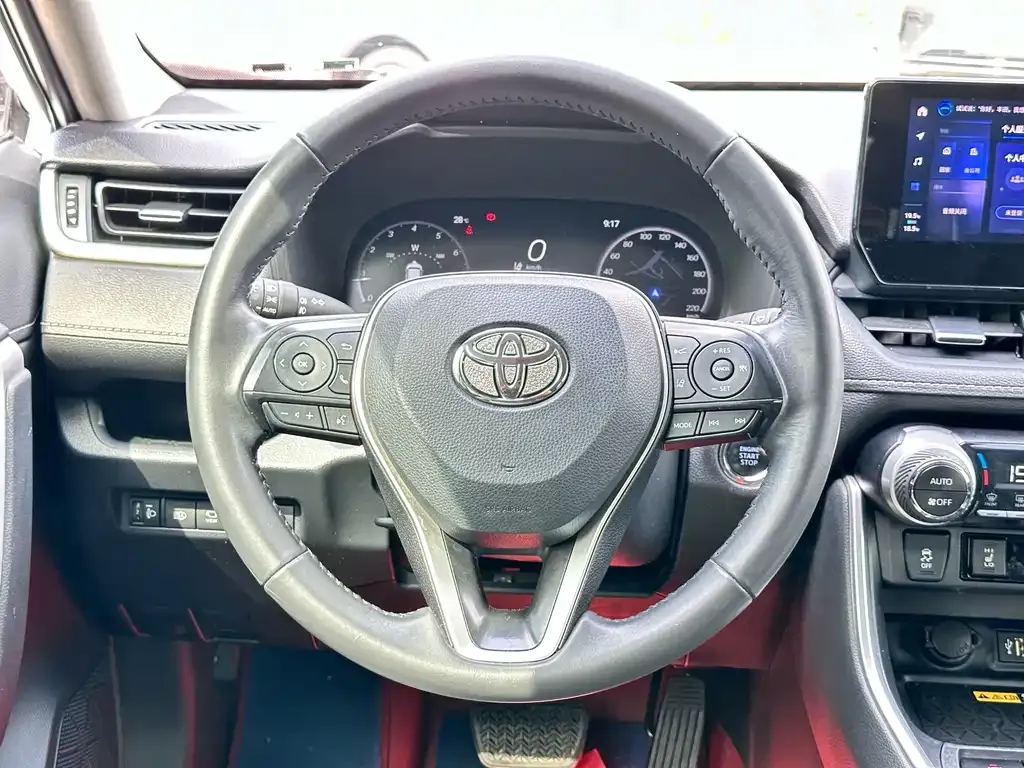 Toyota RAV4 — фото 3