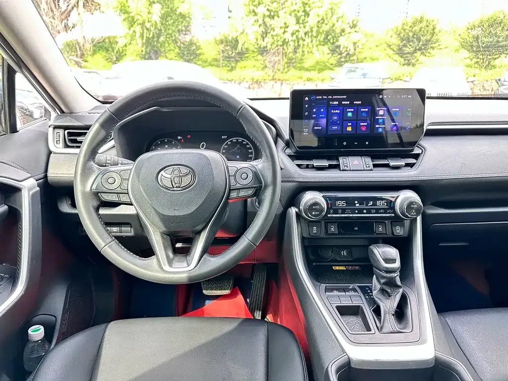 Toyota RAV4 — фото 9