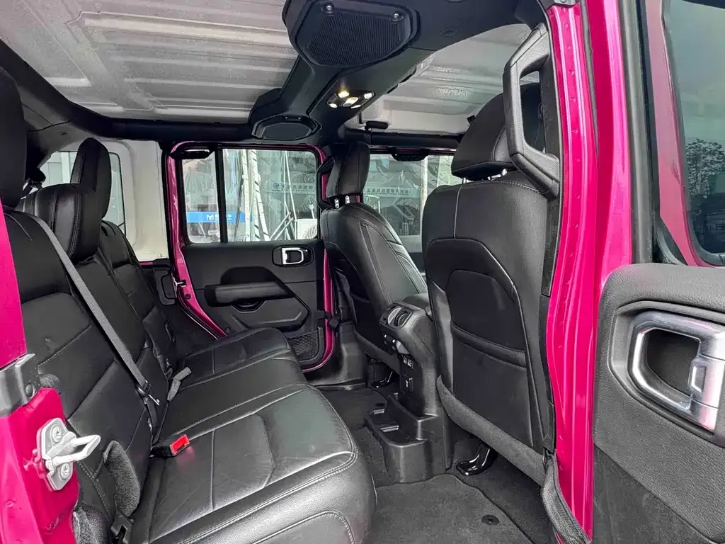 Jeep Wrangler 2024 из CN, фото 6