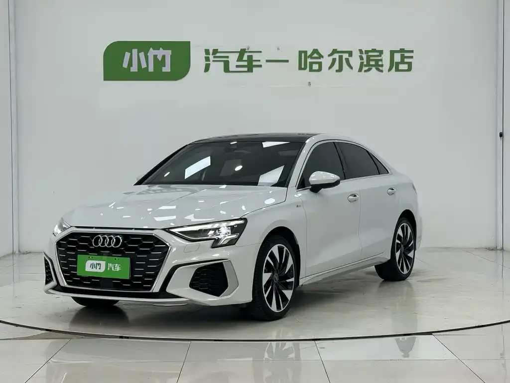 Audi A3 — фото 1