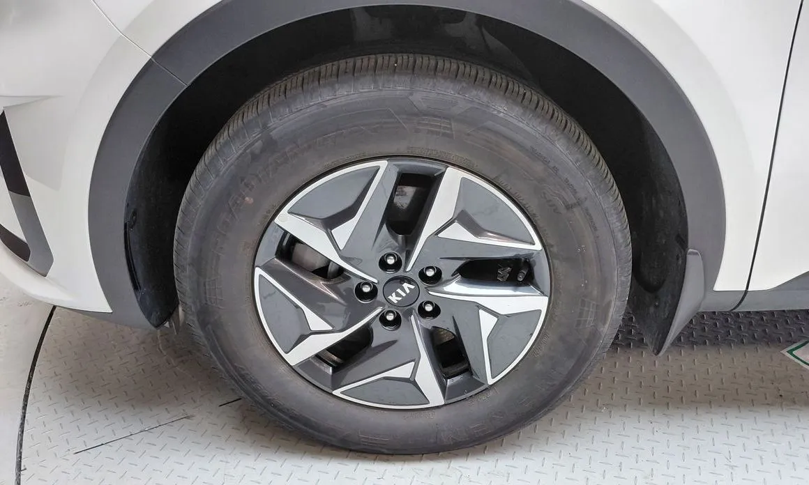 Kia Sorento — фото 6