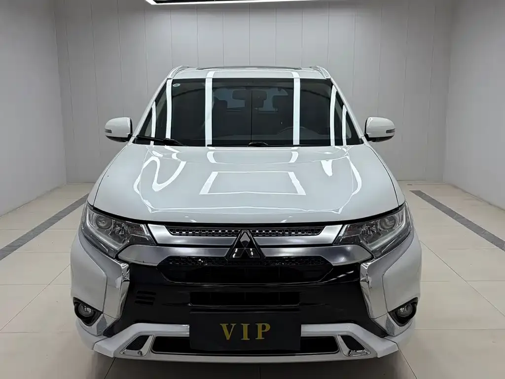 Mitsubishi Outlander — фото 2