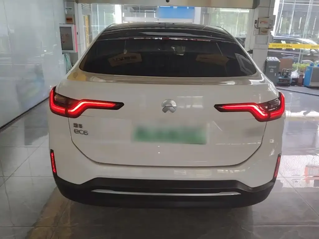 NIO EC6 — фото 10