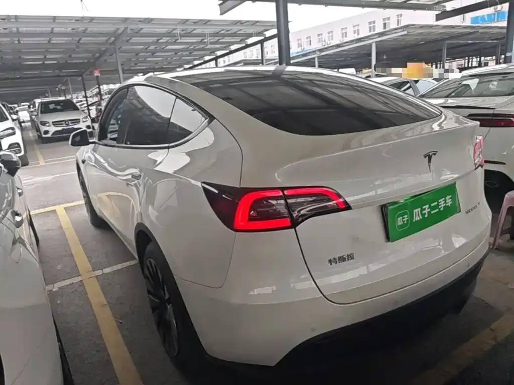Tesla Model Y — фото 5