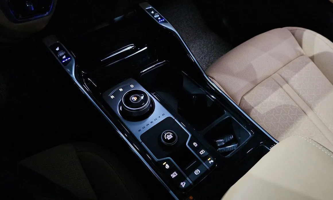 Kia Sorento — фото 6