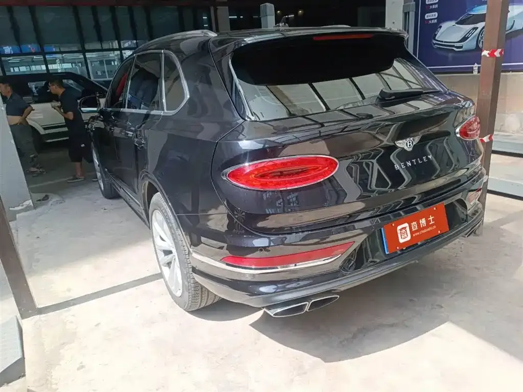 Bentley Bentayga 2024 из CN, фото 7