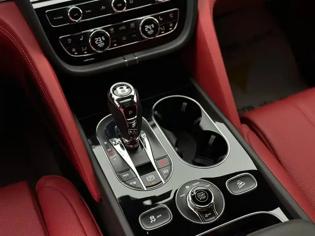 Bentley Bentayga 2024 из CN, фото 6