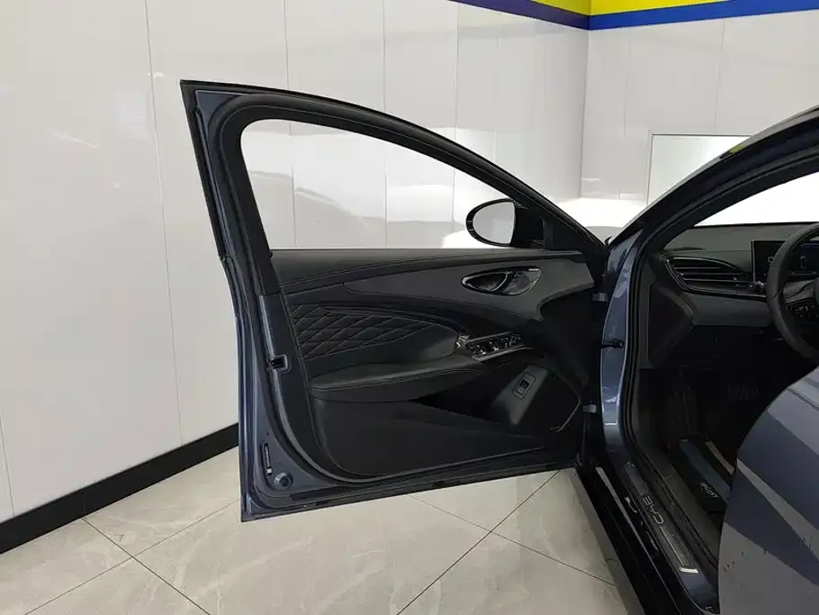 BYD Seal — фото 4