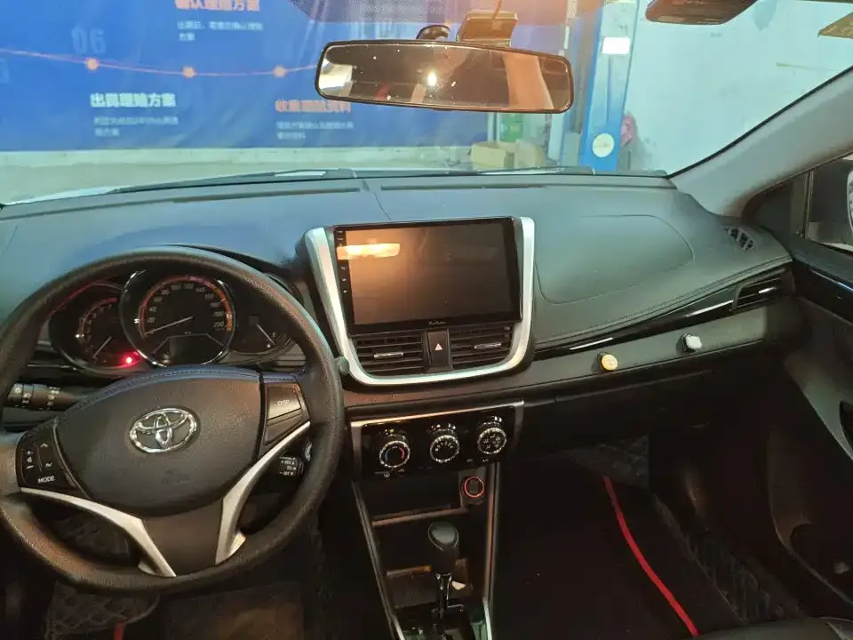 Toyota Yaris L — фото 6