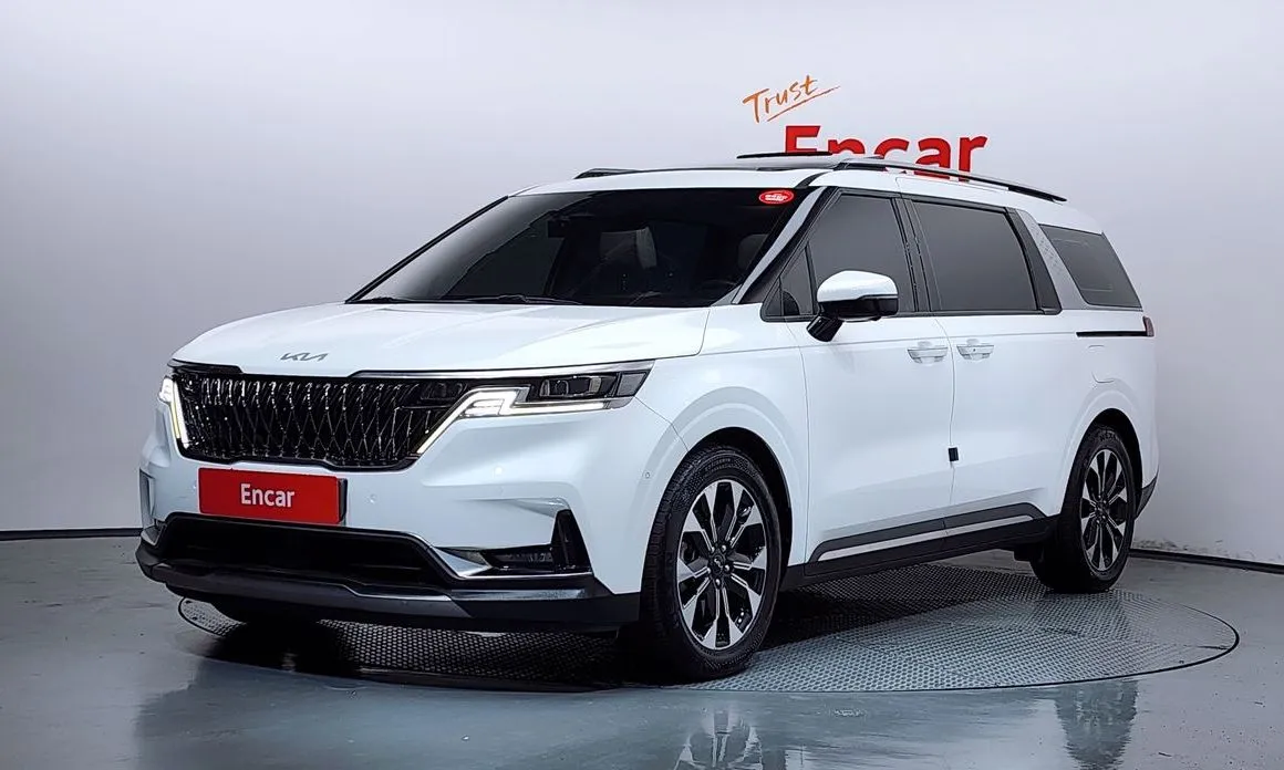 Kia Carnival — фото 1