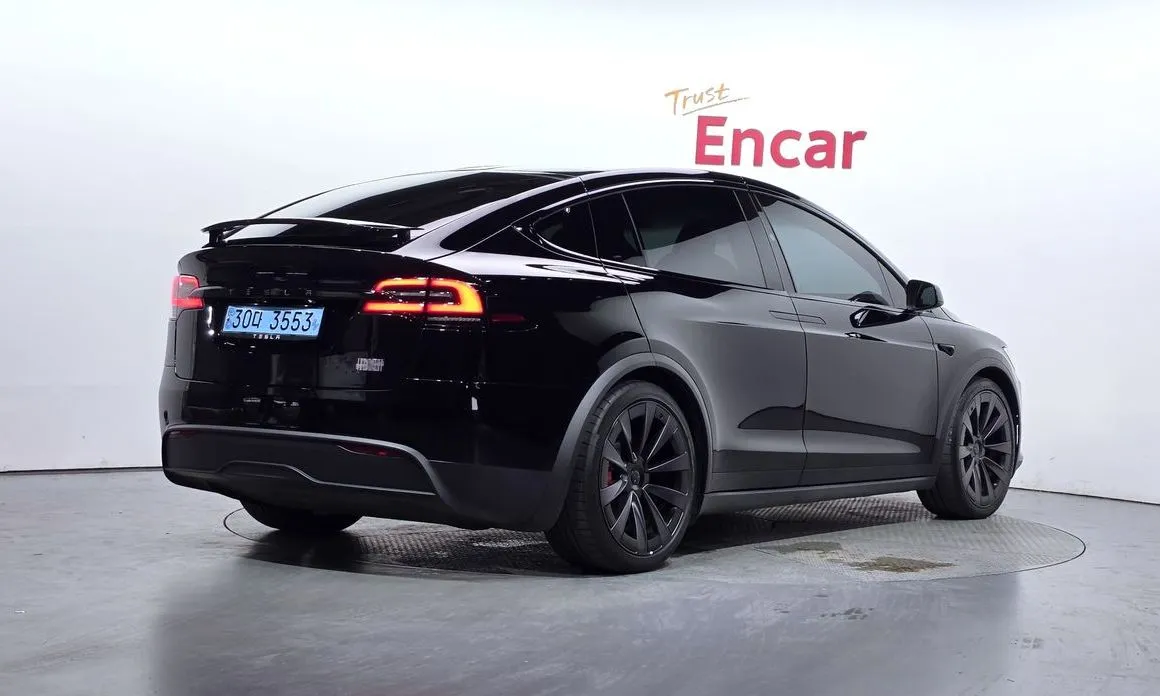 Tesla Model X — фото 2