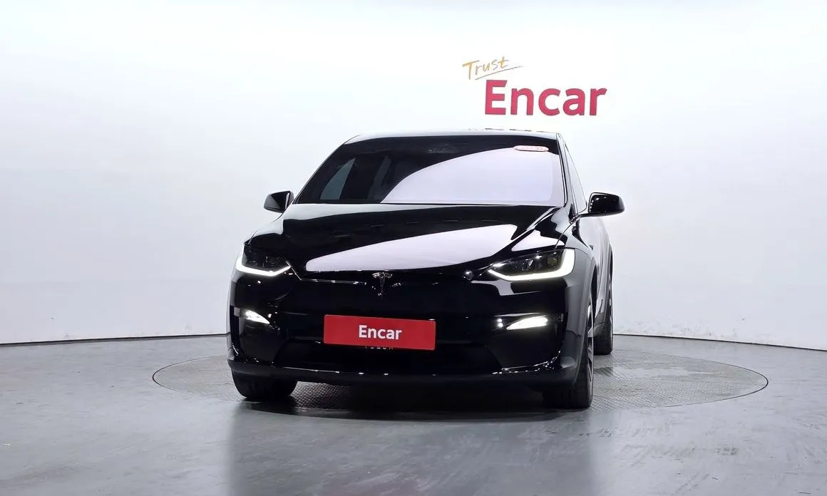 Tesla Model X — фото 7
