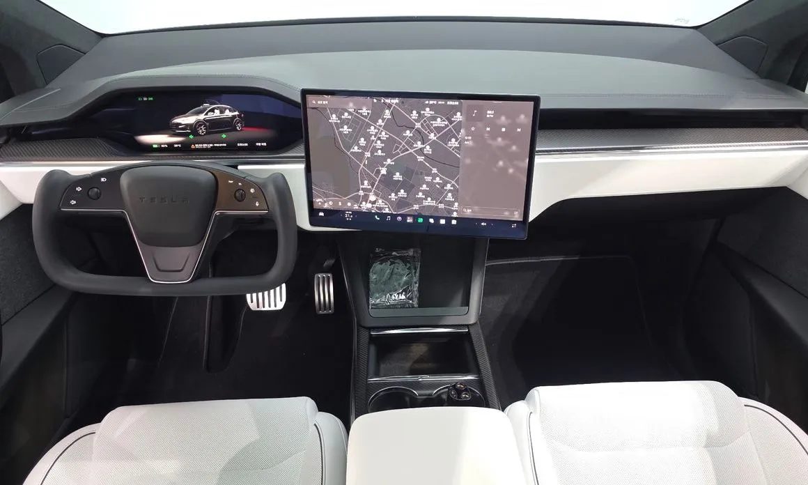 Tesla Model X — фото 4