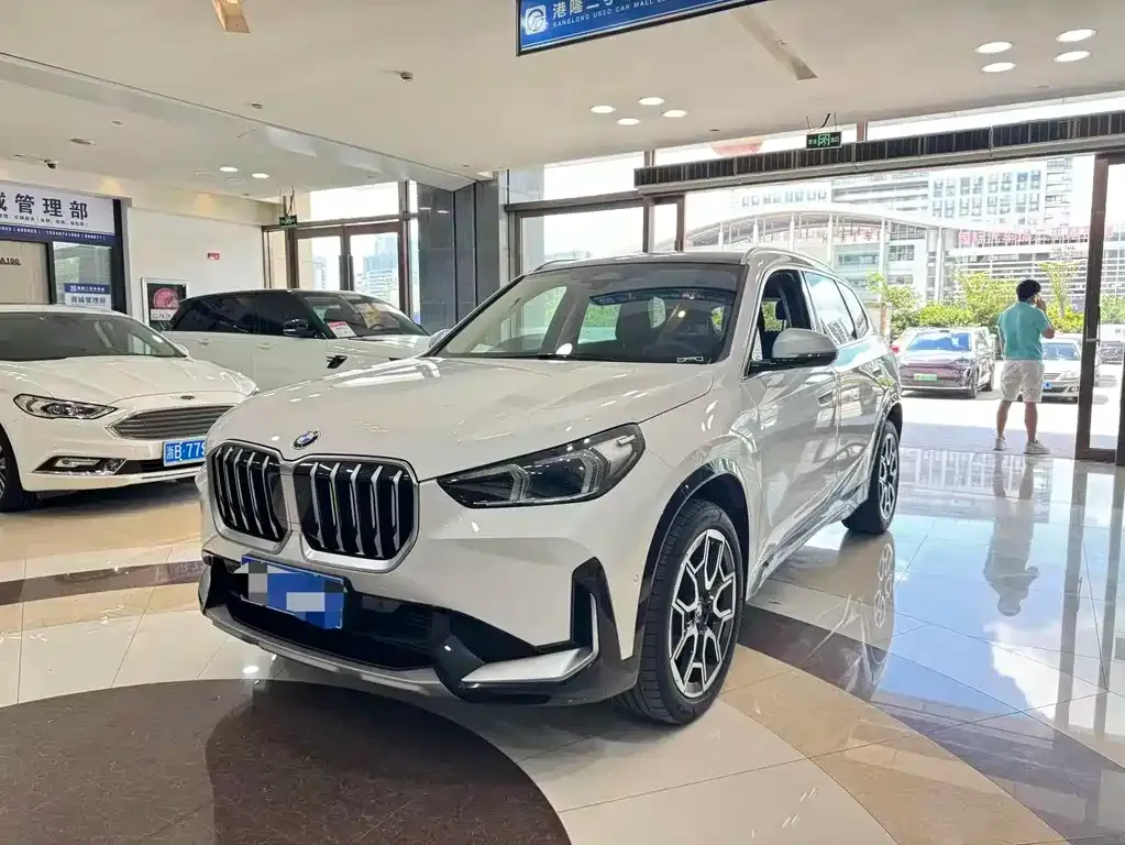 BMW X1 — фото 1