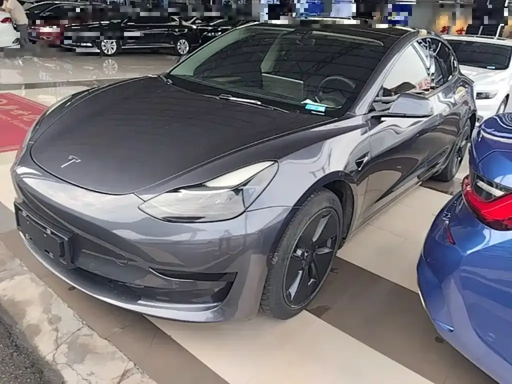 Tesla Model 3 — фото 9
