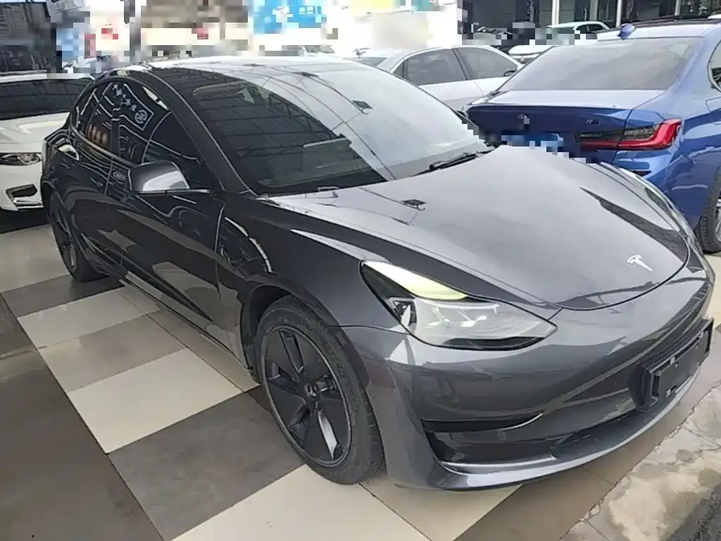 Tesla Model 3 — фото 10