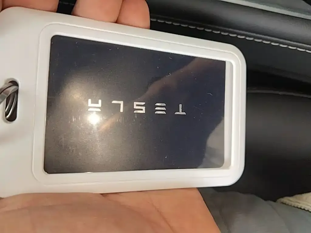 Tesla Model 3 — фото 2