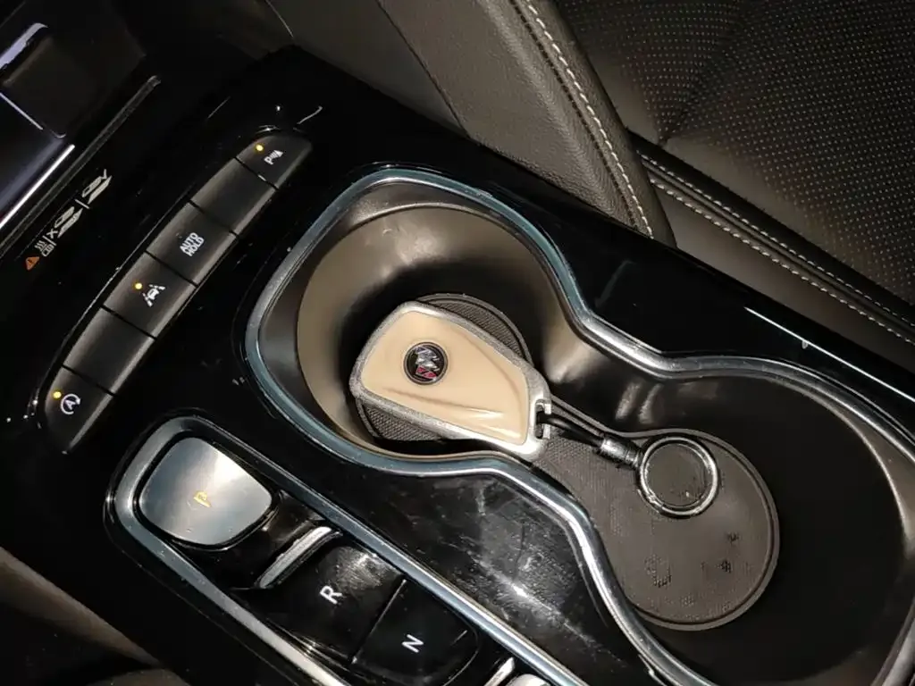 Buick Envision Plus — фото 10