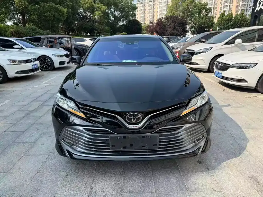 Toyota Camry — фото 10