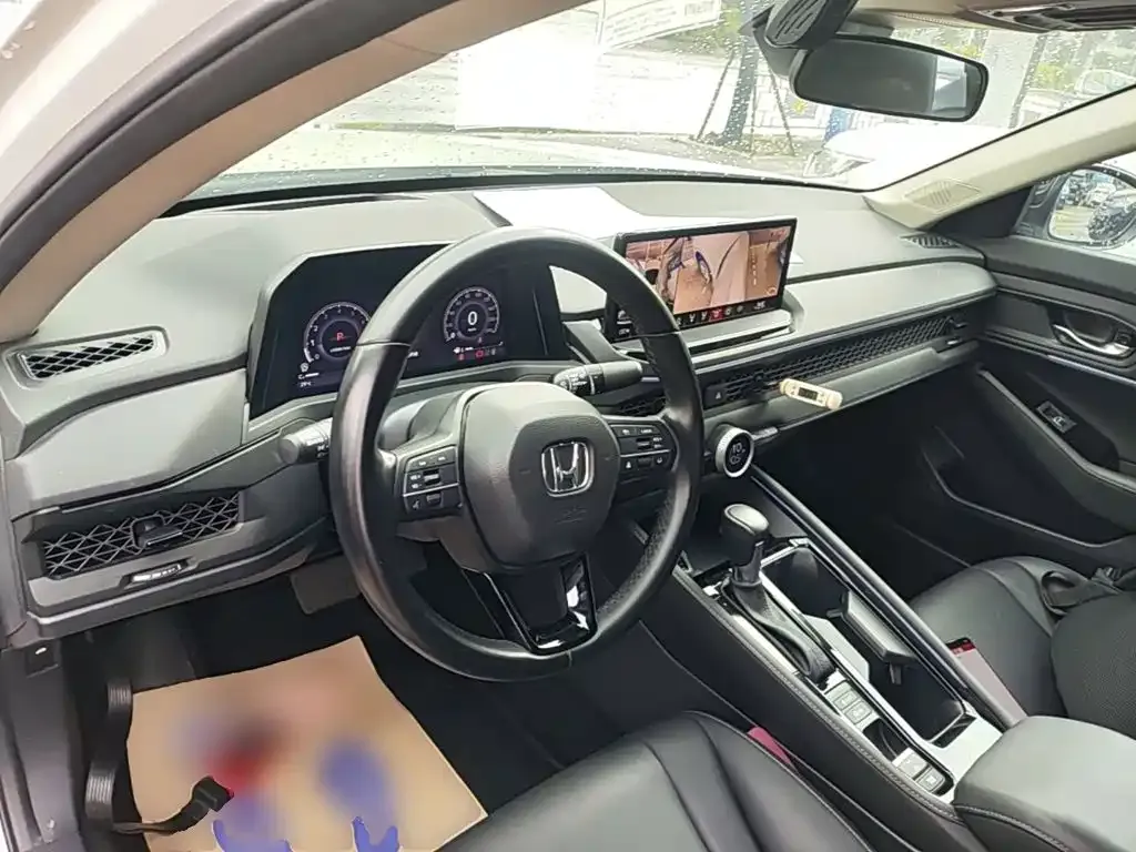 Honda Accord — фото 10