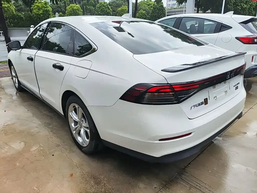 Honda Accord — фото 4