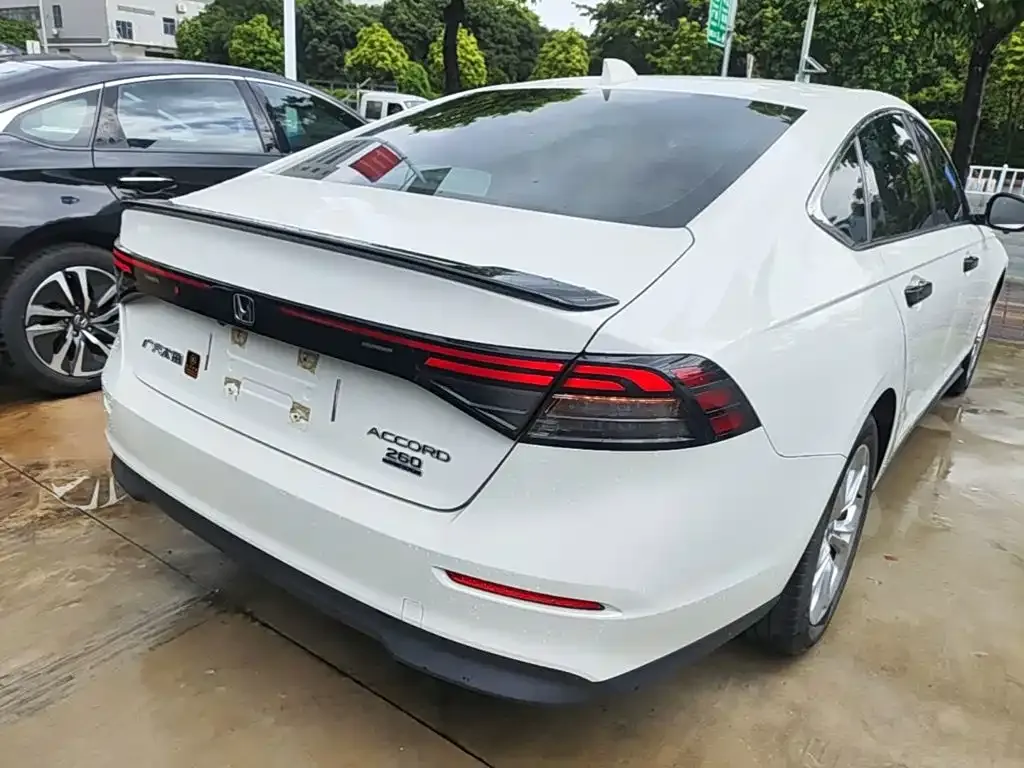 Honda Accord — фото 6