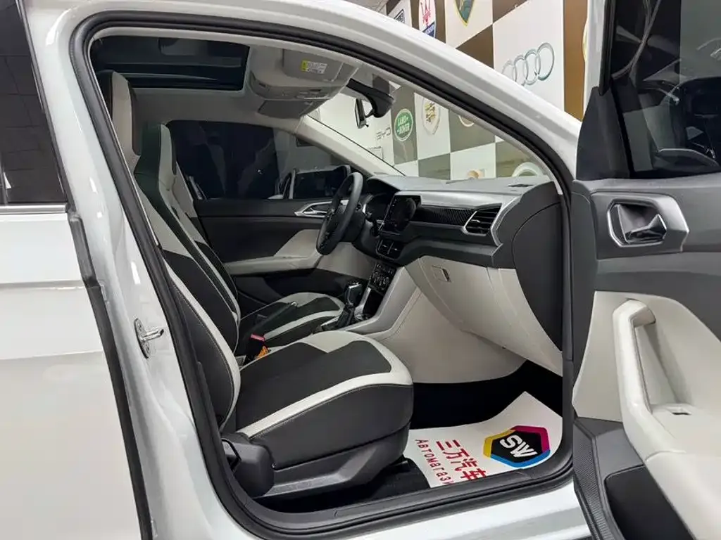 Volkswagen T-Cross — фото 10