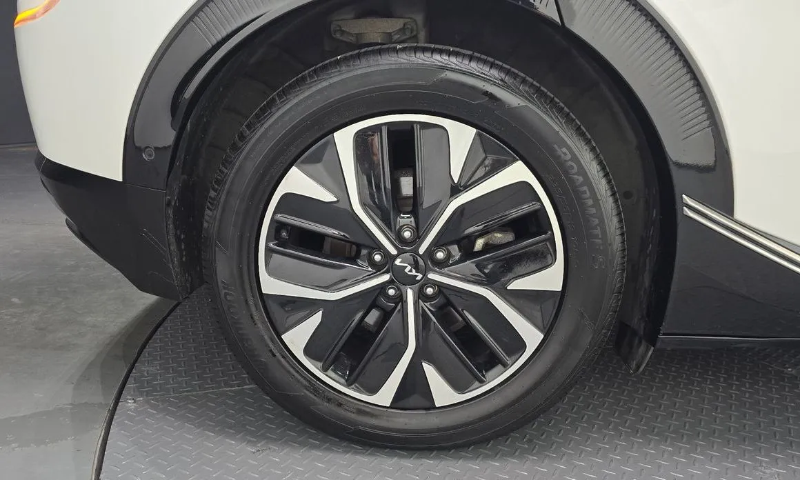 Kia EV6 — фото 9