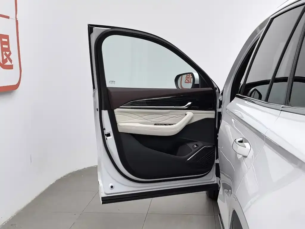 Geely Xingyue L — фото 10