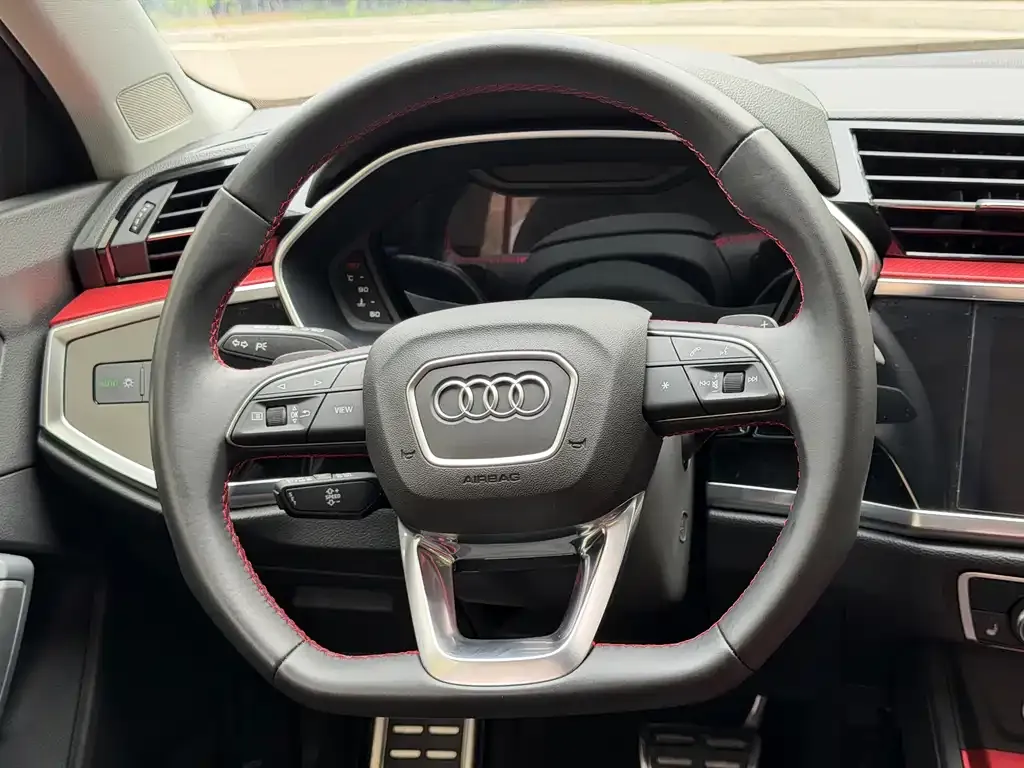 Audi Q3 — фото 6