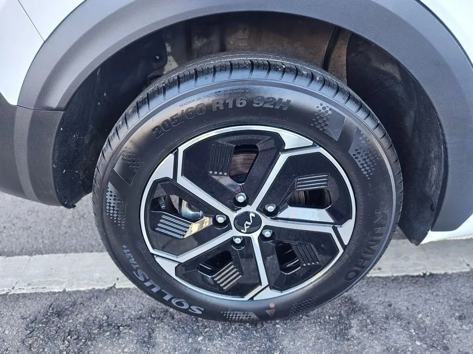 Kia Niro — фото 10