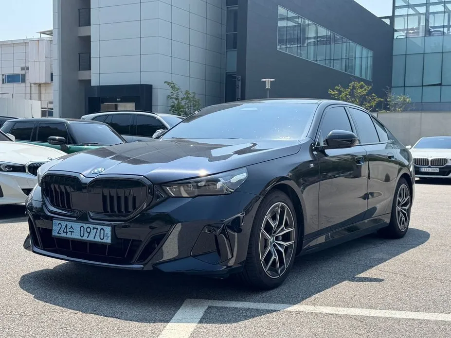 BMW i5