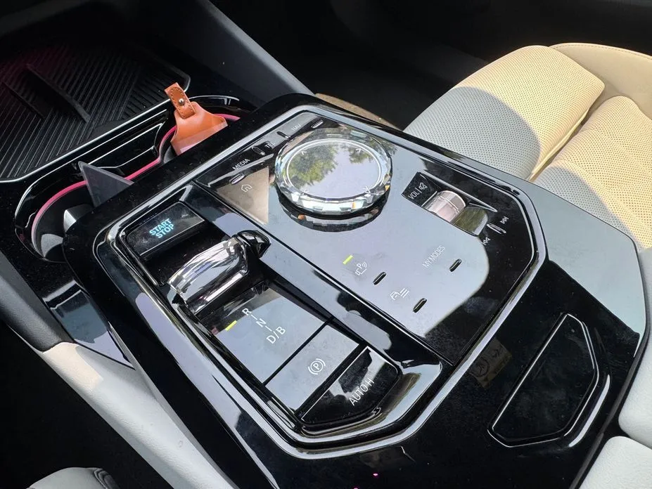 BMW i5 2025 из KR, фото 6