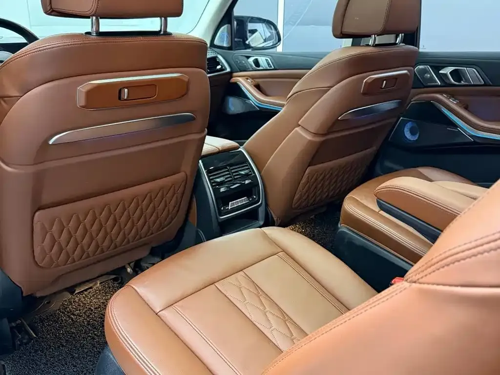 BMW X7 M60i — фото 2