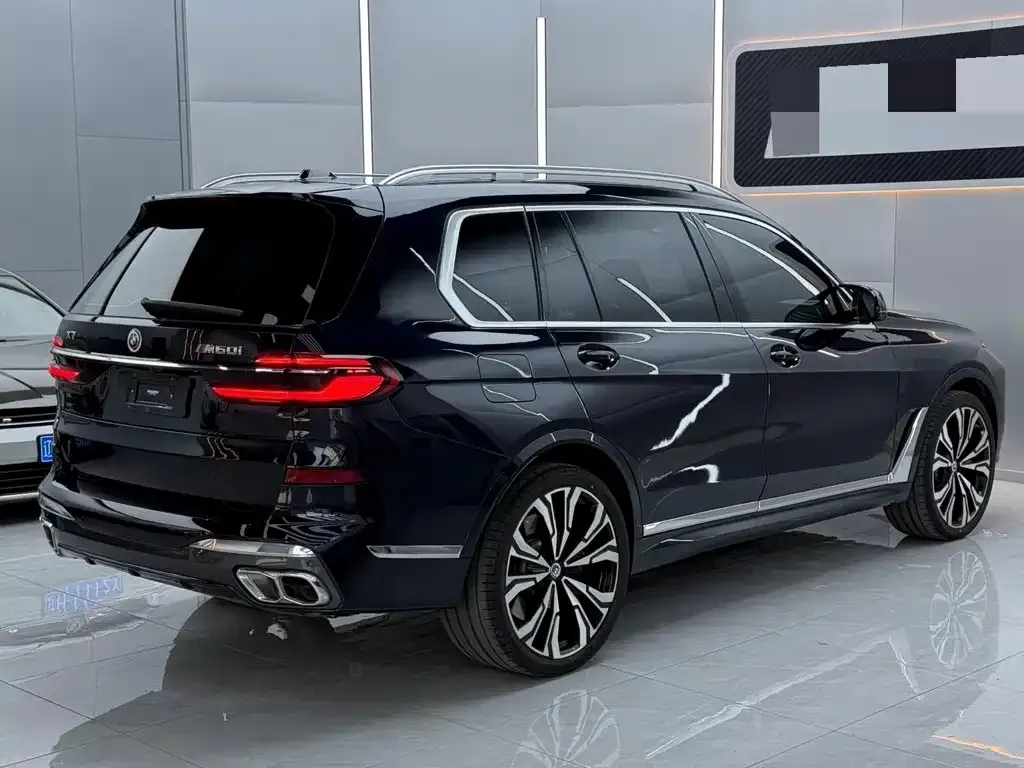 BMW X7 M60i — фото 7
