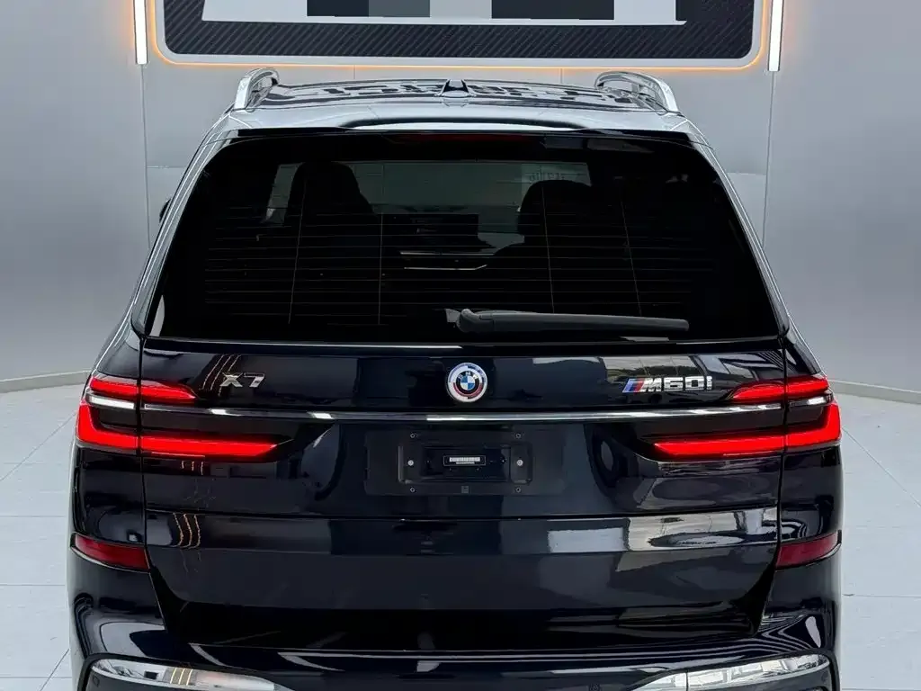 BMW X7 M60i — фото 5