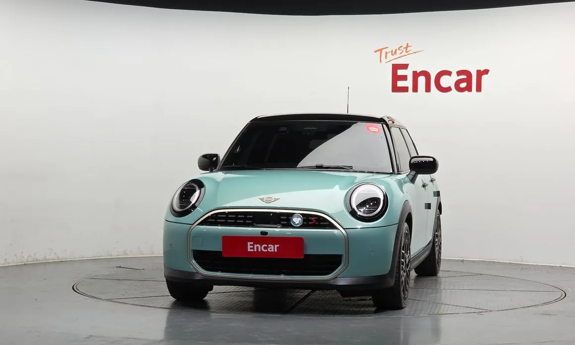 Mini Cooper 2025 из KR, фото 2