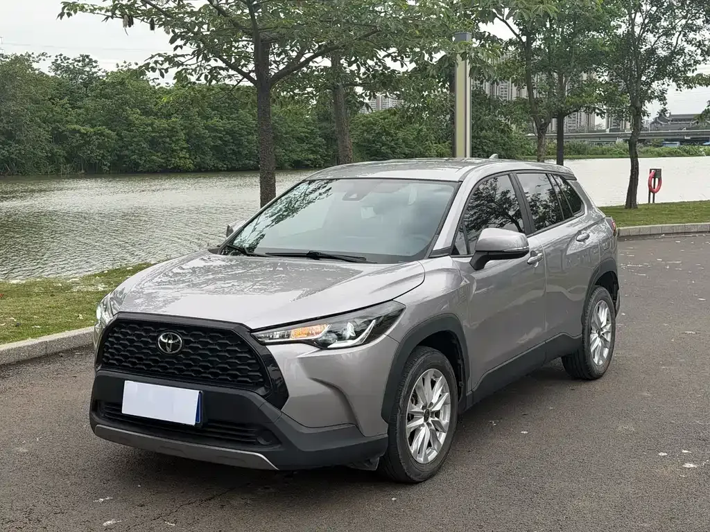 Toyota Corolla Cross — фото 1