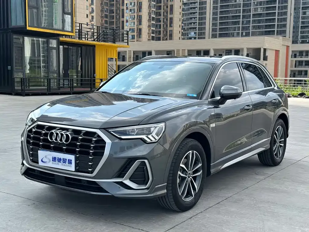 Audi Q3 — фото 1