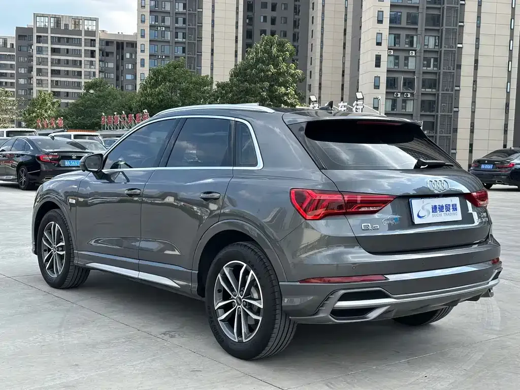 Audi Q3 — фото 10