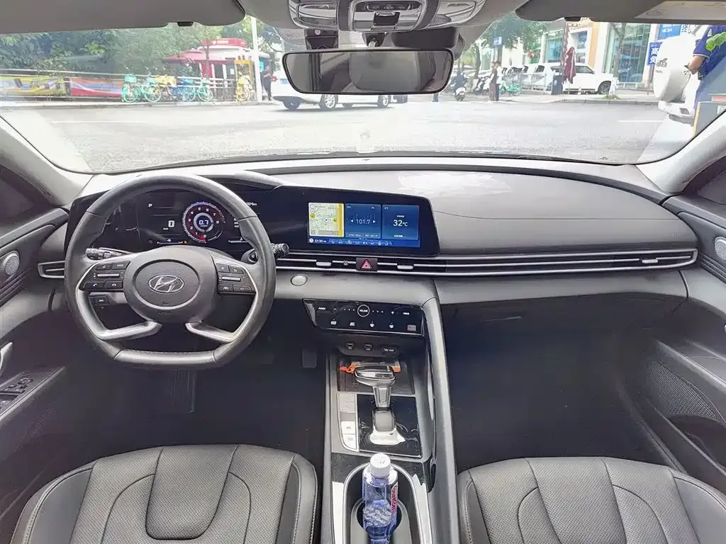 Hyundai Elantra 2022 из CN, фото 2
