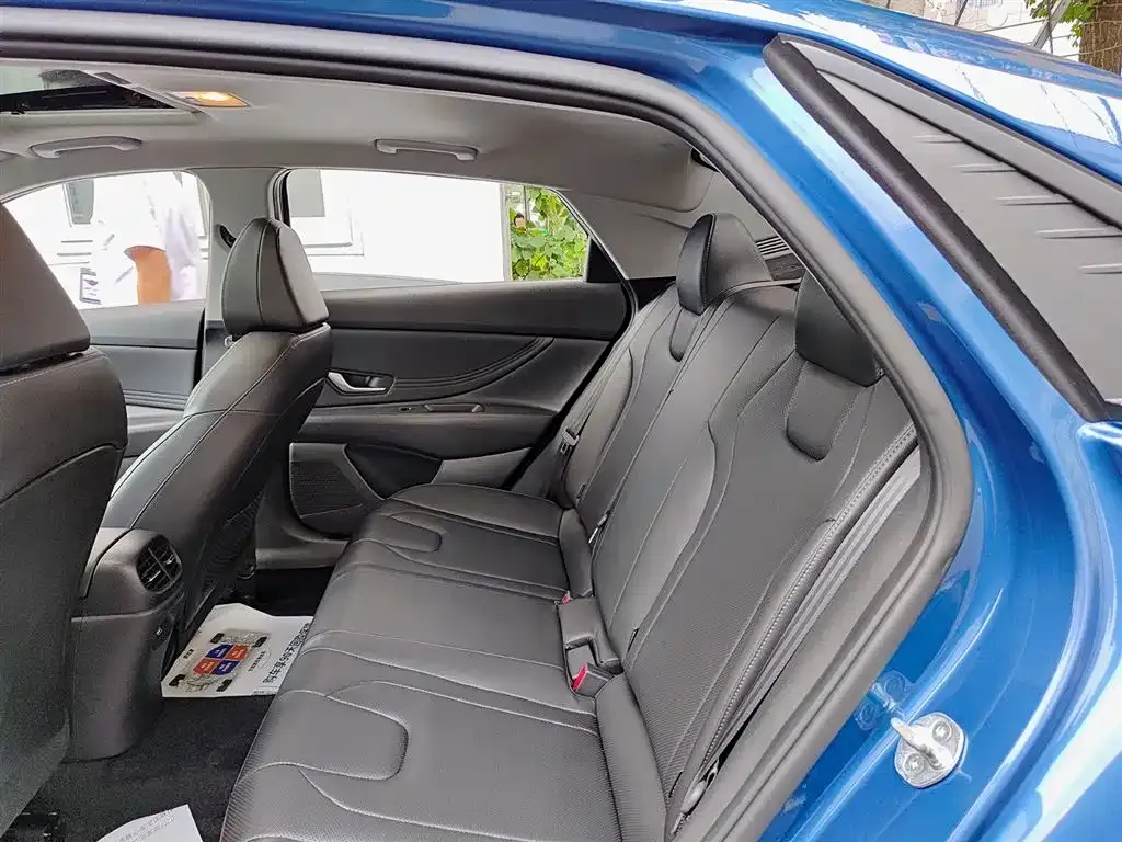 Hyundai Elantra 2022 из CN, фото 10