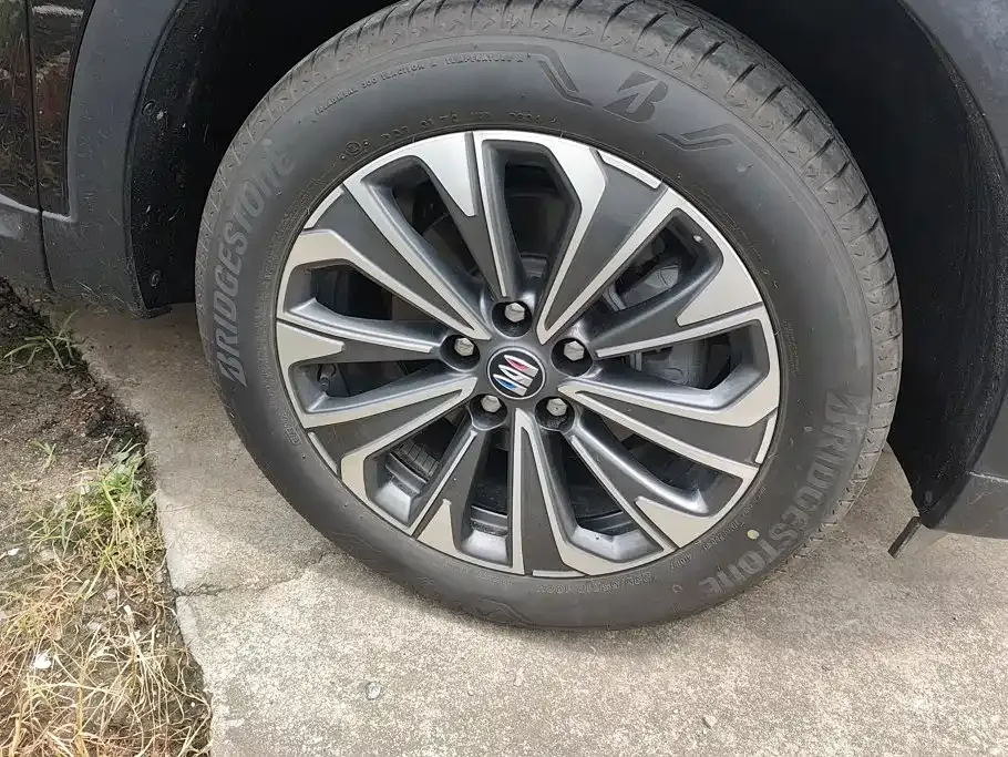 Buick Envision Plus — фото 7