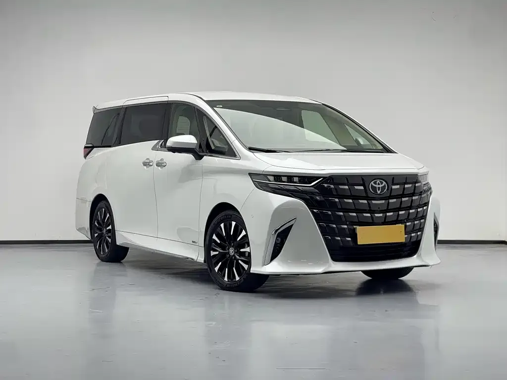 Toyota Alphard — фото 2