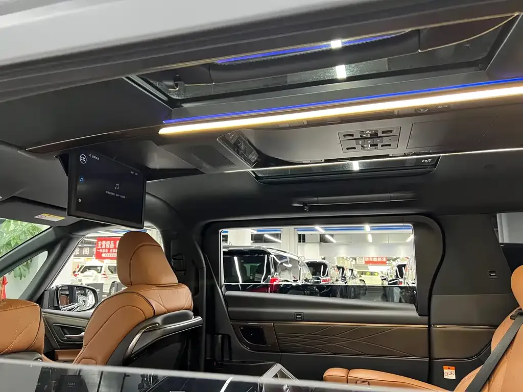 Toyota Vellfire — фото 4